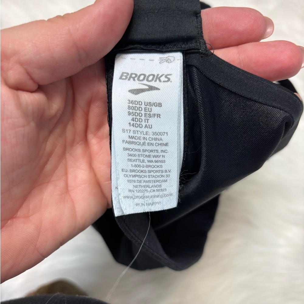 * | Brooks | sports bra. Size 36DD. - Picture 4 of 4